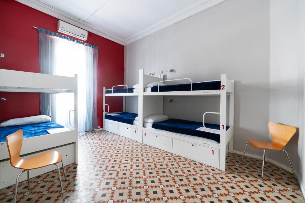 ולנסיה Red Nest Hostel מראה חיצוני תמונה