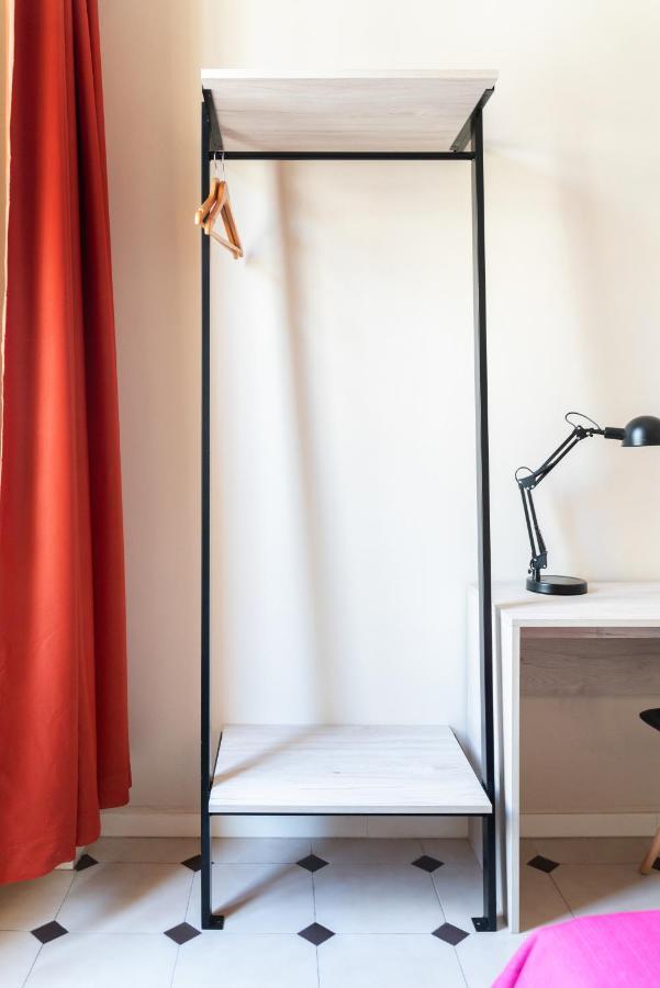 ולנסיה Red Nest Hostel מראה חיצוני תמונה