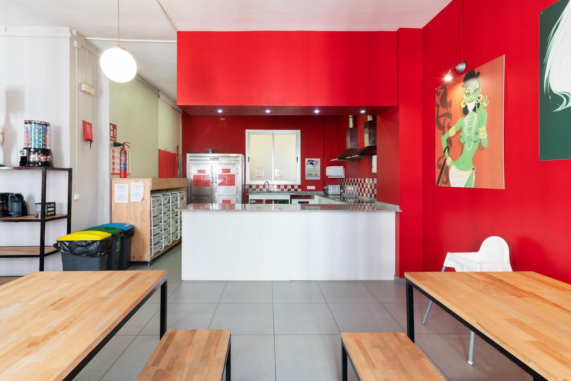 ולנסיה Red Nest Hostel מראה חיצוני תמונה