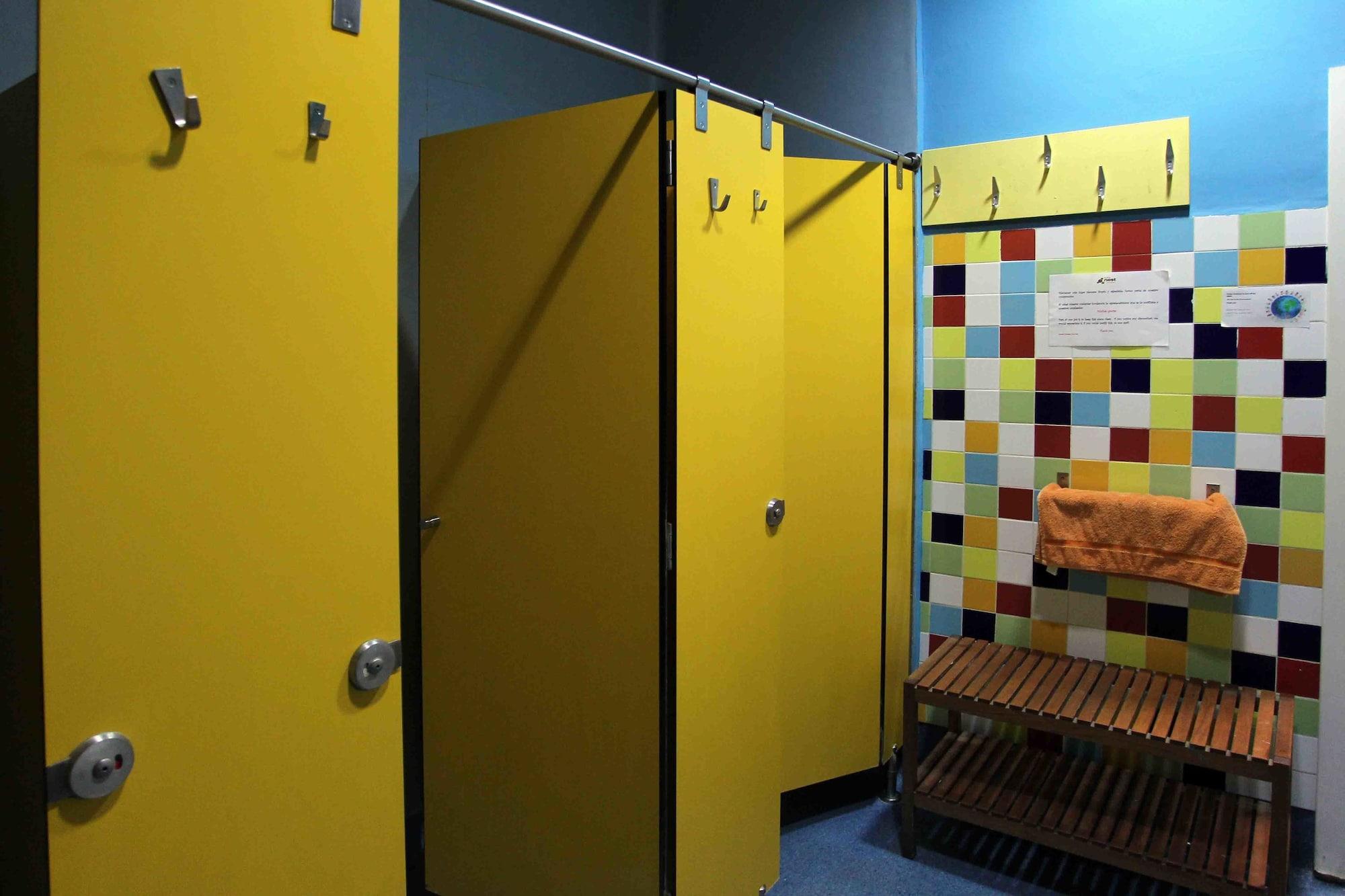 ולנסיה Red Nest Hostel מראה חיצוני תמונה