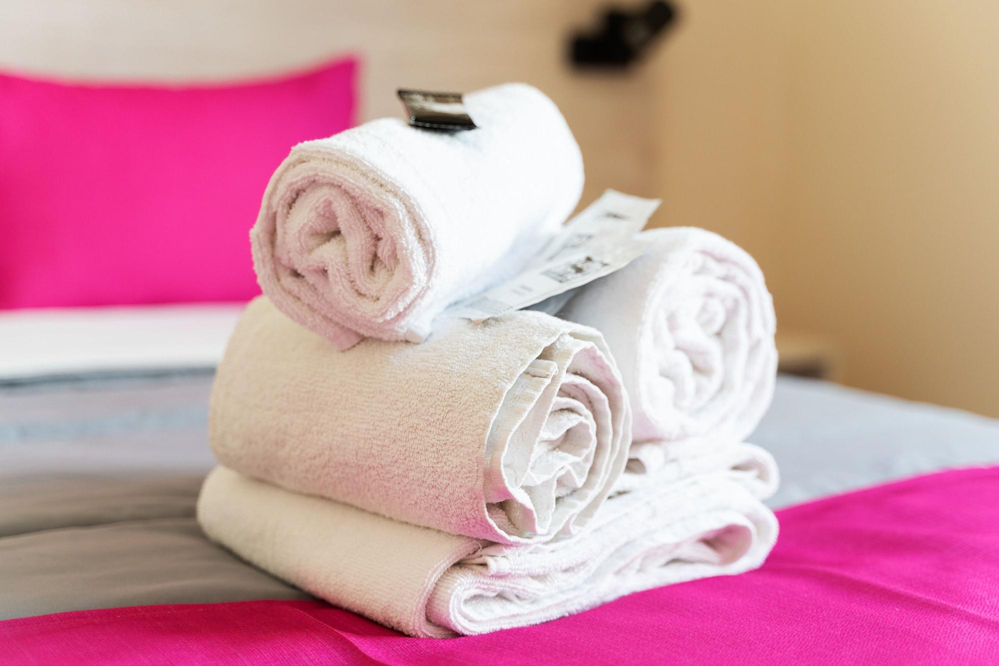 ולנסיה Red Nest Hostel מראה חיצוני תמונה