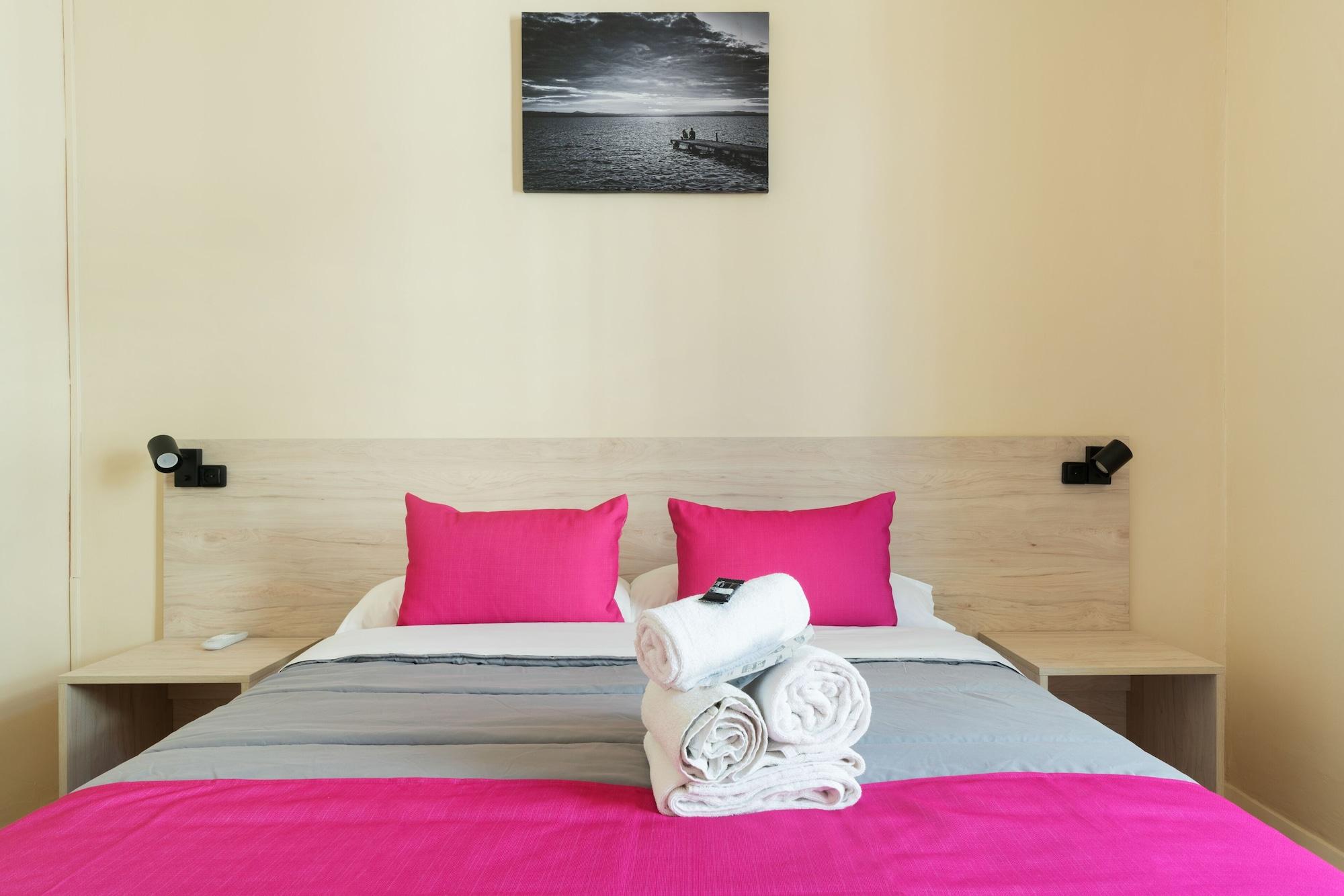 ולנסיה Red Nest Hostel מראה חיצוני תמונה
