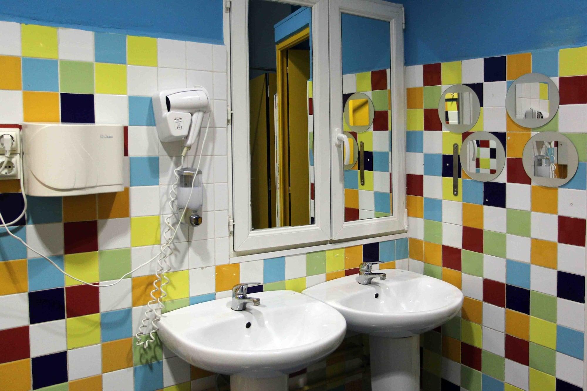 ולנסיה Red Nest Hostel מראה חיצוני תמונה