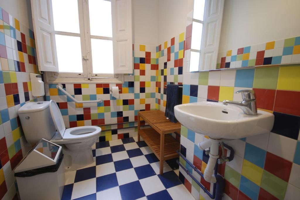 ולנסיה Red Nest Hostel מראה חיצוני תמונה