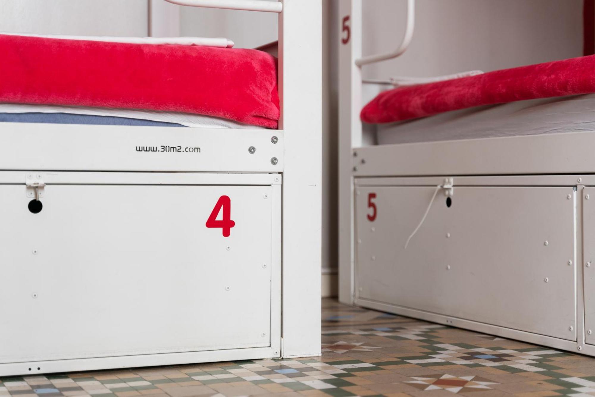 ולנסיה Red Nest Hostel מראה חיצוני תמונה