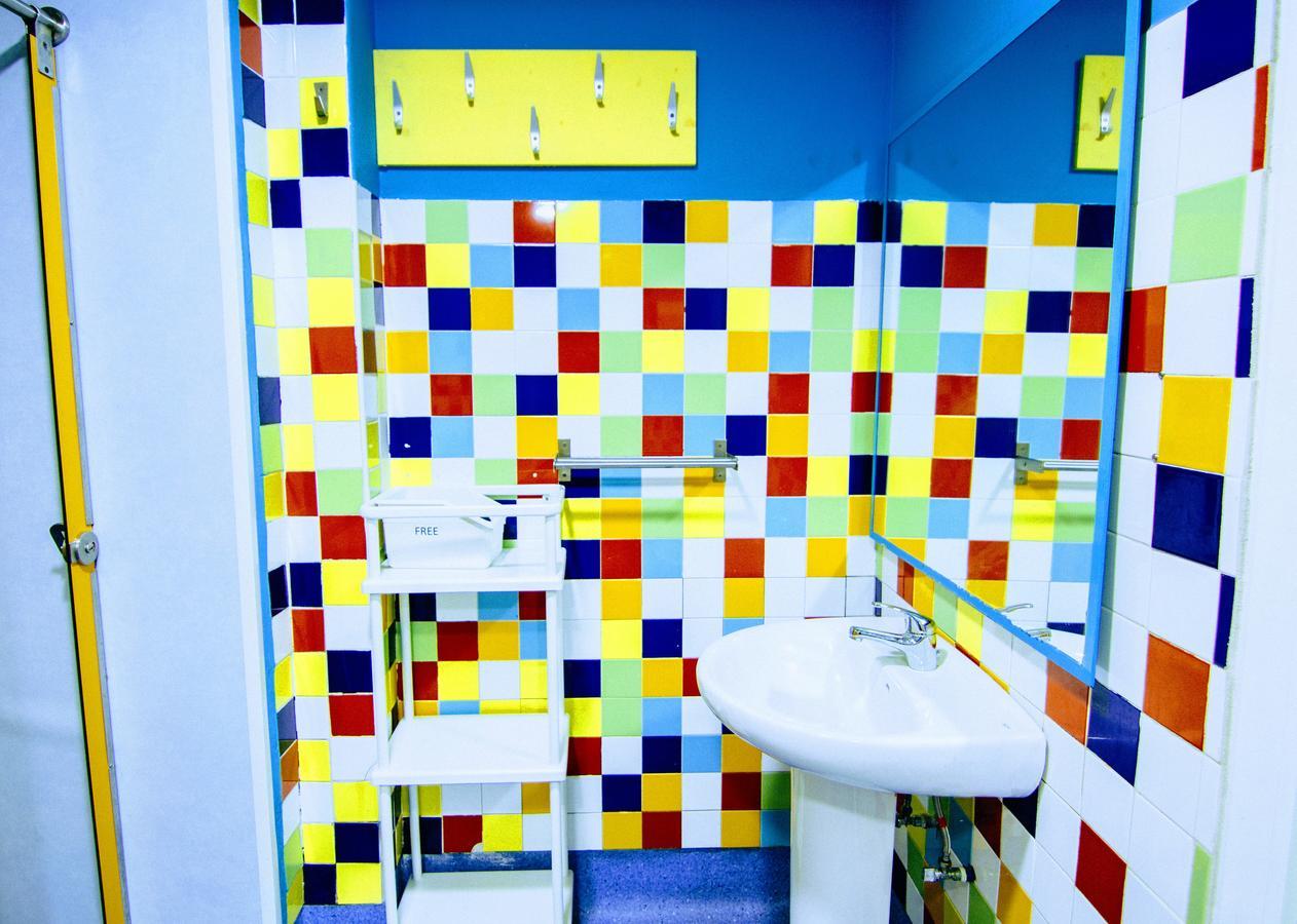 ולנסיה Red Nest Hostel מראה חיצוני תמונה