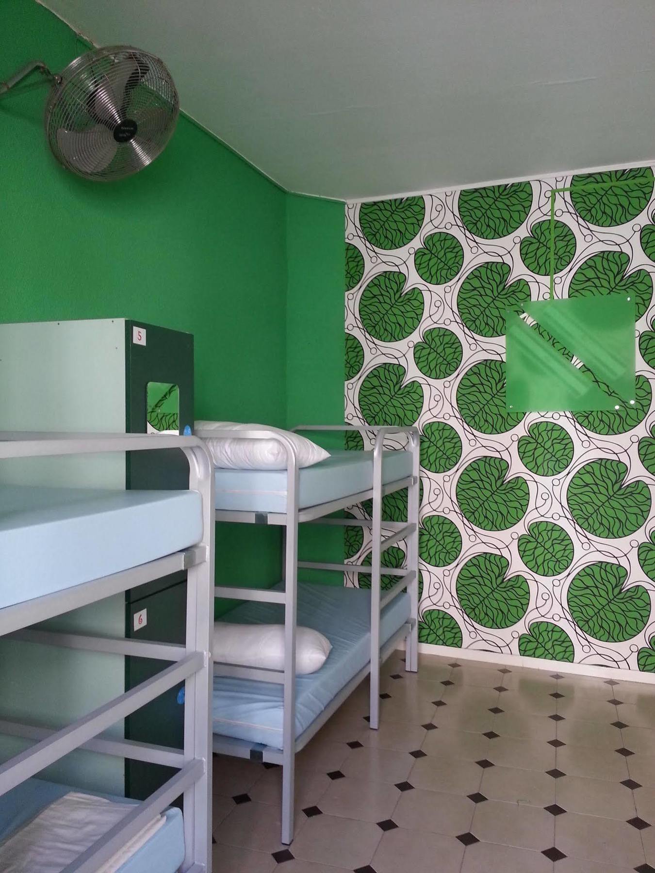 ולנסיה Red Nest Hostel מראה חיצוני תמונה