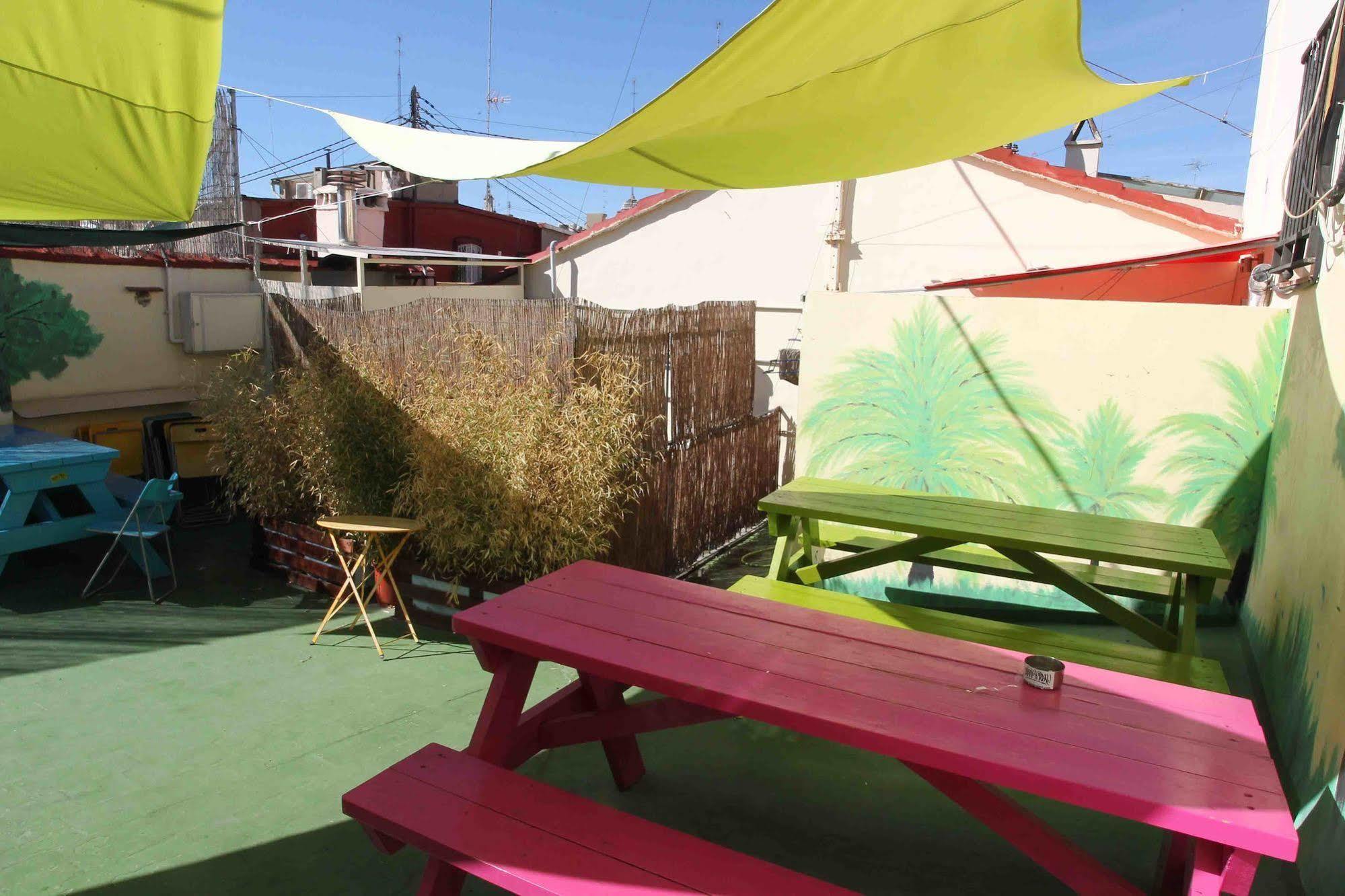 ולנסיה Red Nest Hostel מראה חיצוני תמונה